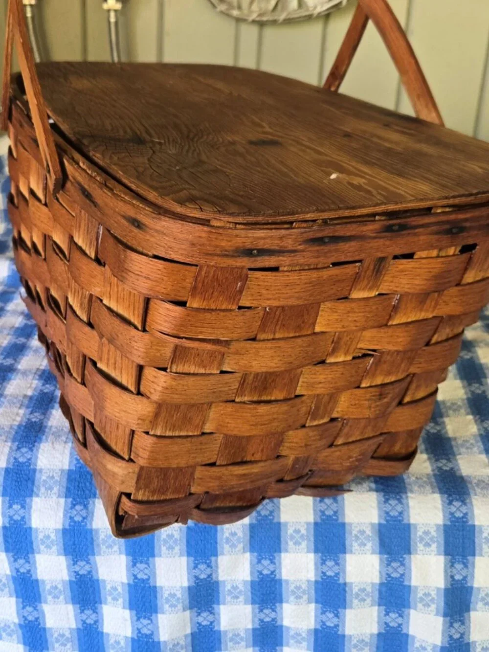 Vintage Large Wicker Picnic Basket w/ Lid & Handles